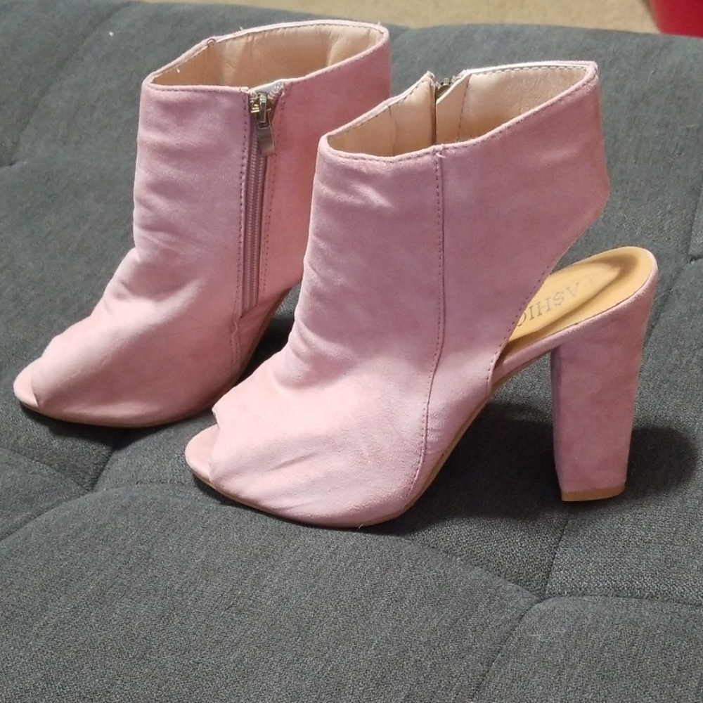 Light pink Booties